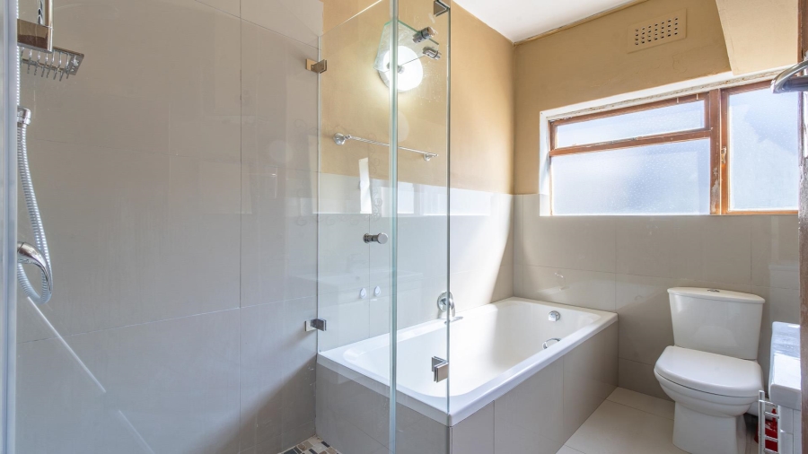 2 Bedroom Property for Sale in Muizenberg Western Cape